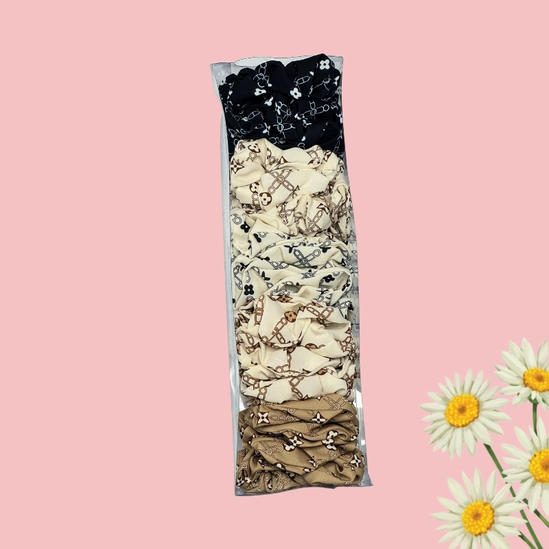 Classic Chain & Floral Motif Scrunchies One Piece - Image 3