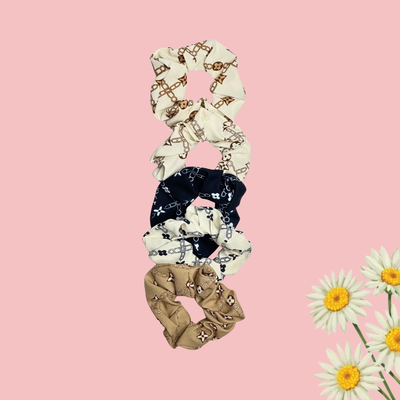Classic Chain & Floral Motif Scrunchies One Piece - Image 4
