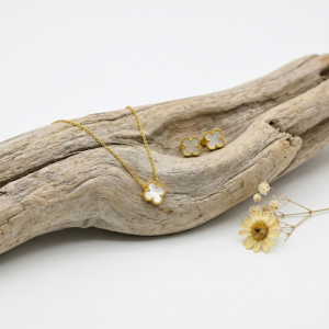 classic-white-clover-gold-locket-earring-set